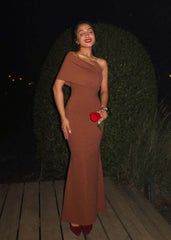 Slim-fit hip-hugging fishtail dress