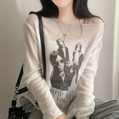 Thin Portrait Print Knit Top