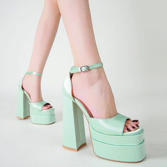 Hentian High Sandals