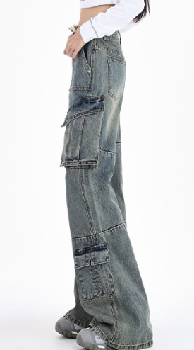 Seamed Pocket Straight Leg Cargo Jeans