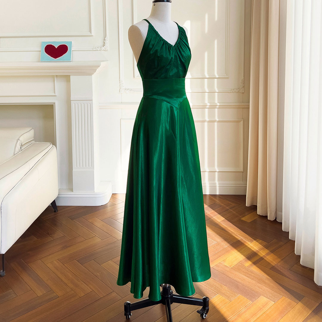 Elegant Green Backless Halter Neck Dress