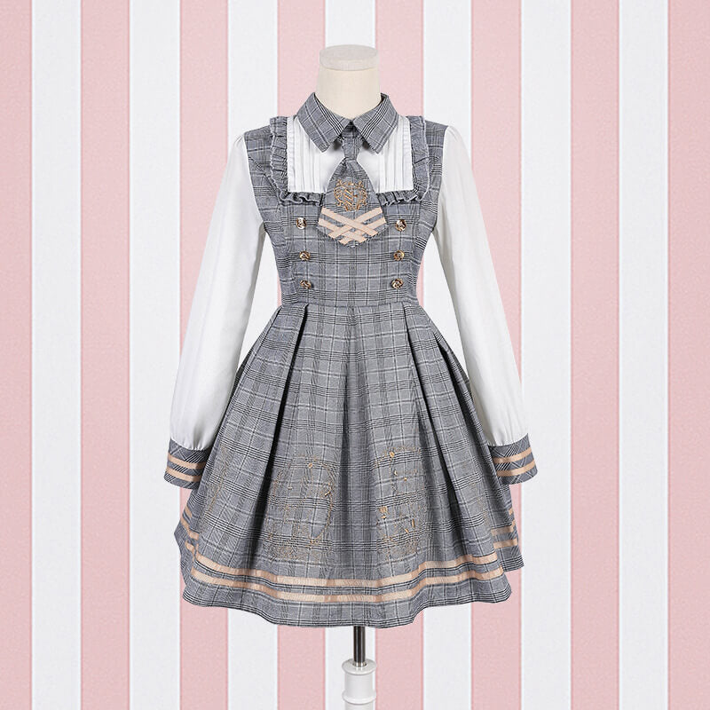 Conjunto de capa de lana con vestido a cuadros bordado