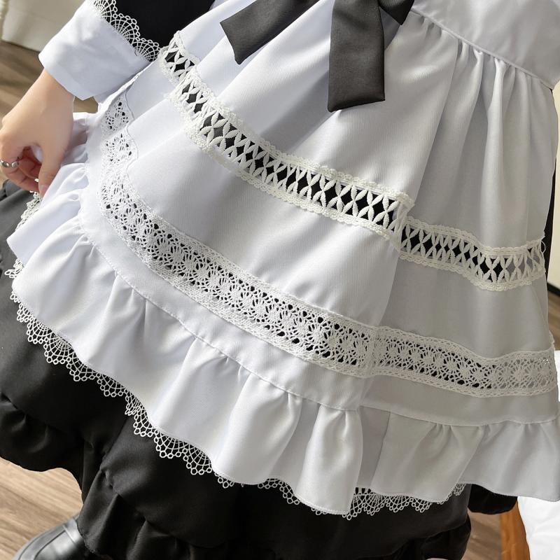 El uniforme de cosplay es un vestido lindo.
