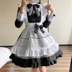 El uniforme de cosplay es un vestido lindo.