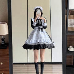 El uniforme de cosplay es un vestido lindo.