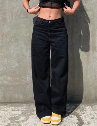 Relaxed Mid Waist Boyfriend Jeans