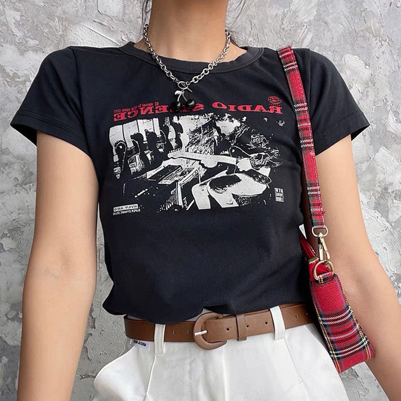 Figure Graphic Short Sleeve Crop Top